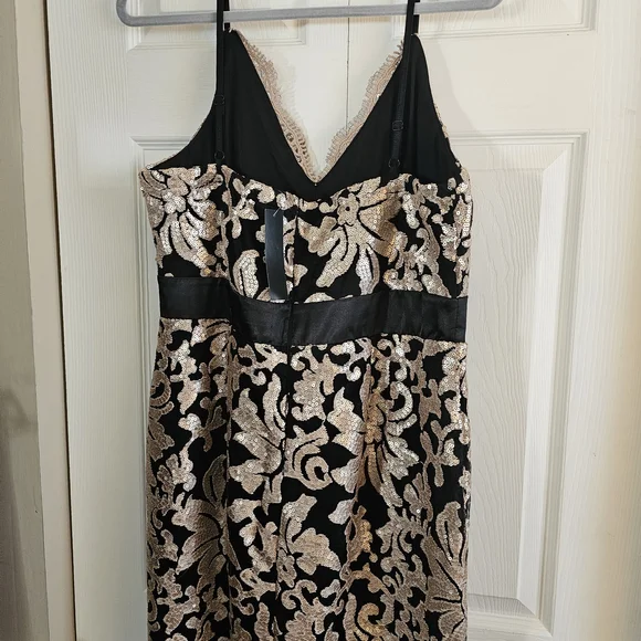 Elegant Black and Gold Lace Evening Gown By VENUS sz 16, NEW! - Picture 4 of 10